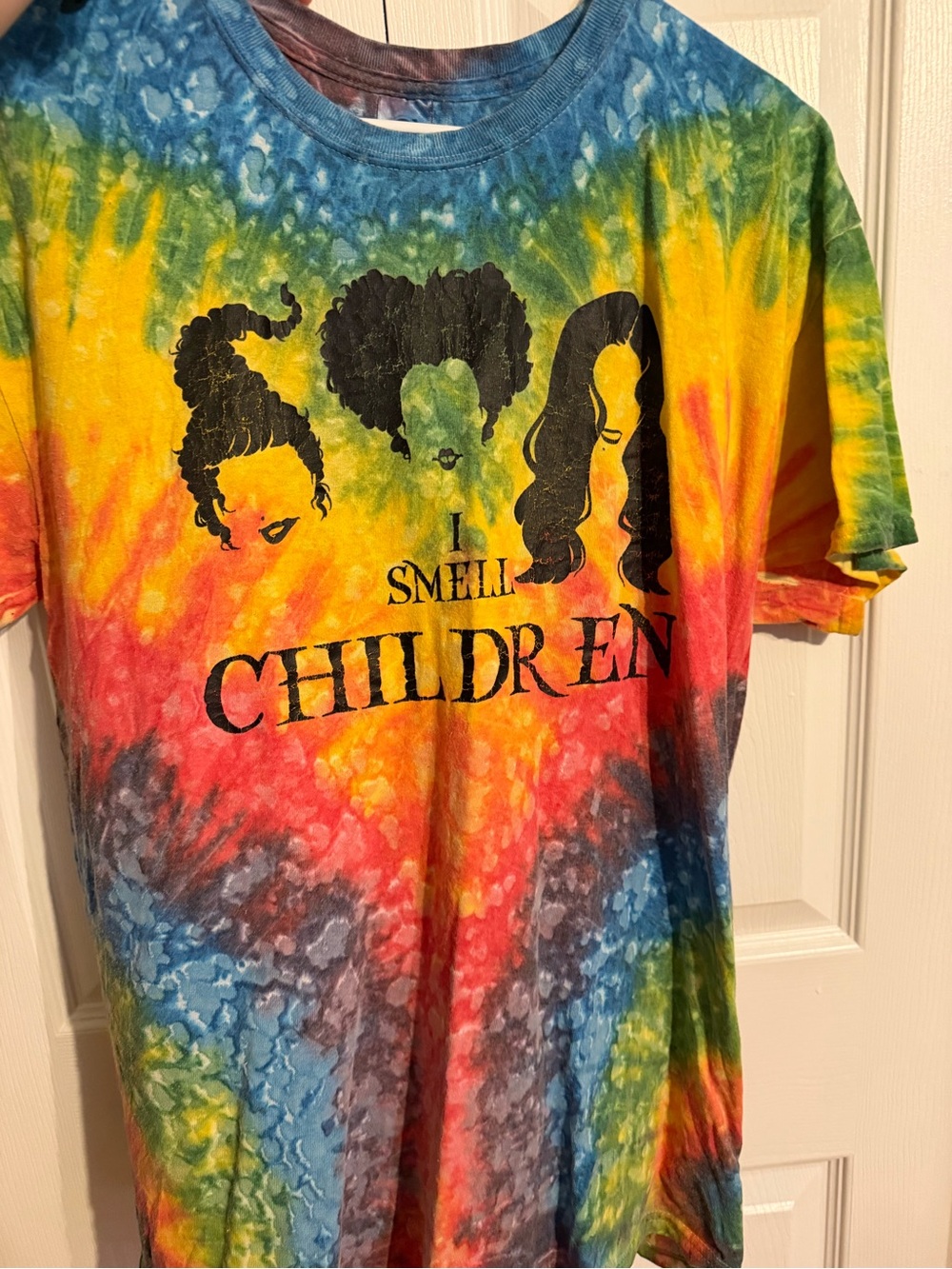 Tie-Dye 'I Smell Children' Graphic Tee. Tie dye. Creasing in design
